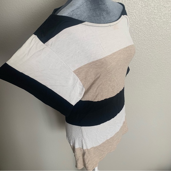 Bebe Women’s Small White Tan Black Striped Loose Short Sleeve Tunic - Picture 2 of 6